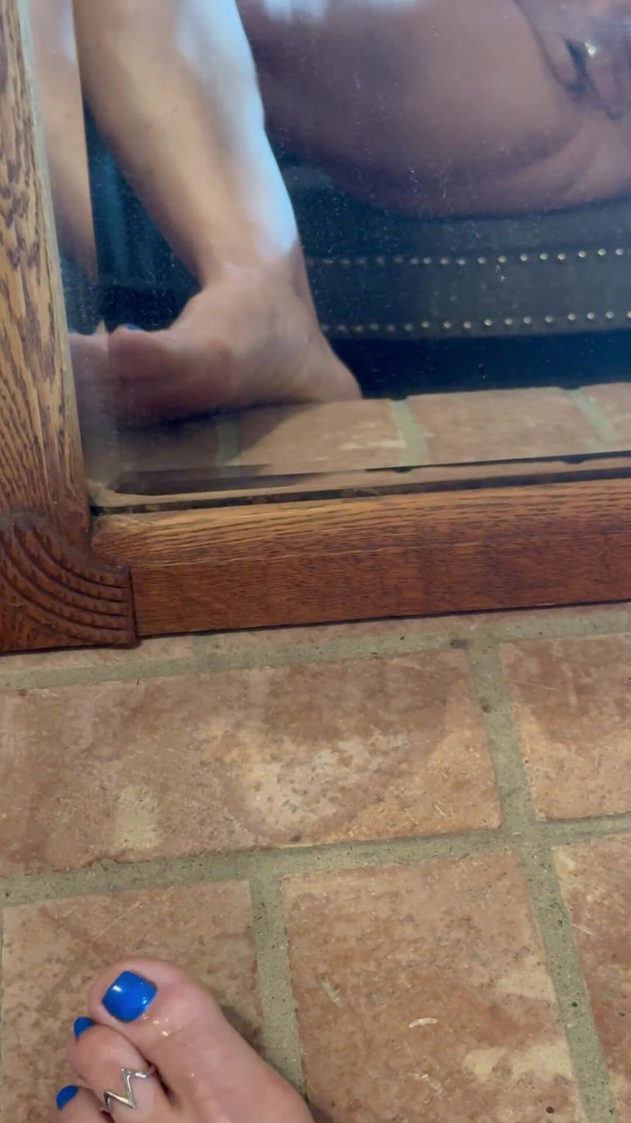 Bonewizzard69: Bonemaiden goza várias vezes brincando com a nova Carla Toy...