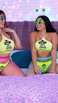 Extraterrestres cachondas seducen al stargazer