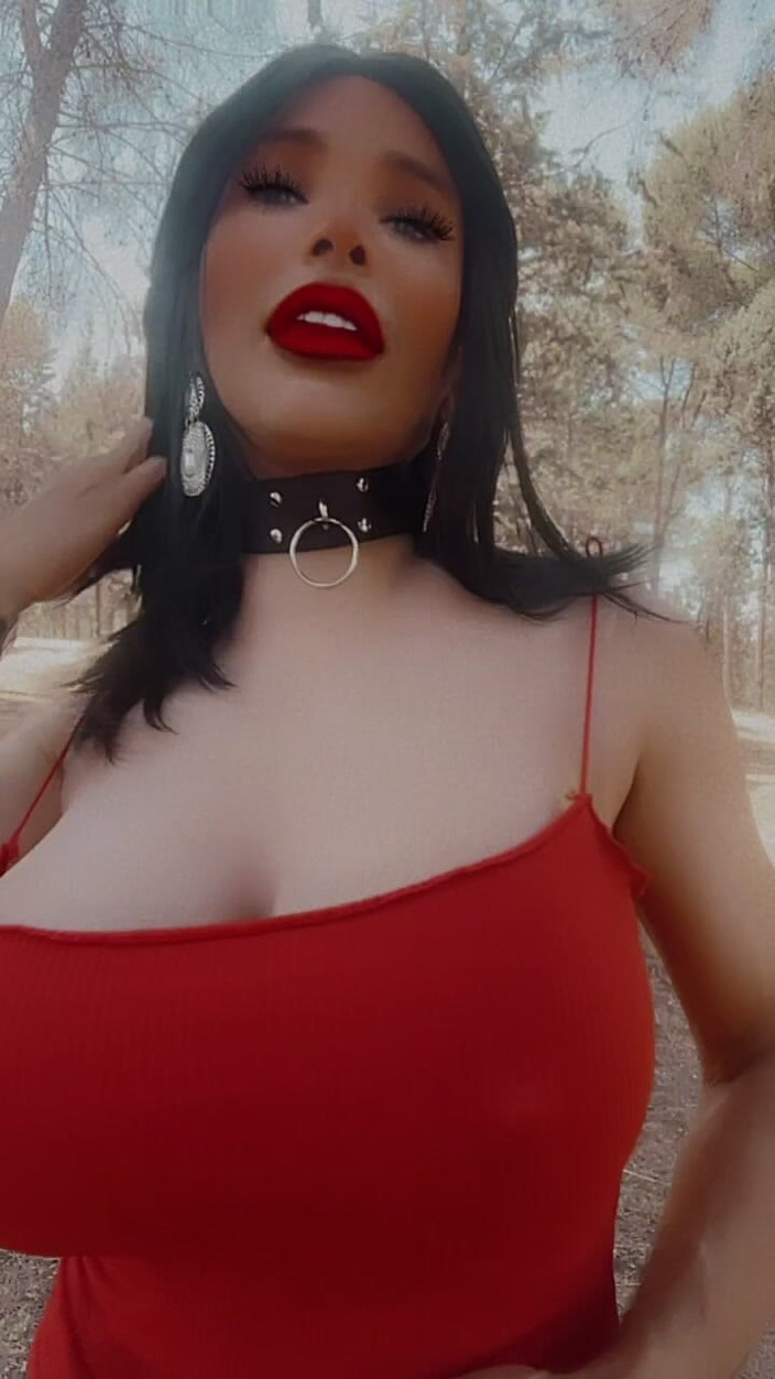 Sissy Slut Brianna: 你想把我的胸摘掉吗？那你的嘴巴最好准备好证明你值得！
