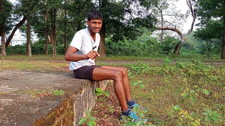 LinearOrnament35: 여친을 무릎 꿇고 따먹는 운동