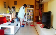 穿着我五颜六色的冬季 pijama、我的拖鞋和我温暖的睡衣的房子清洁