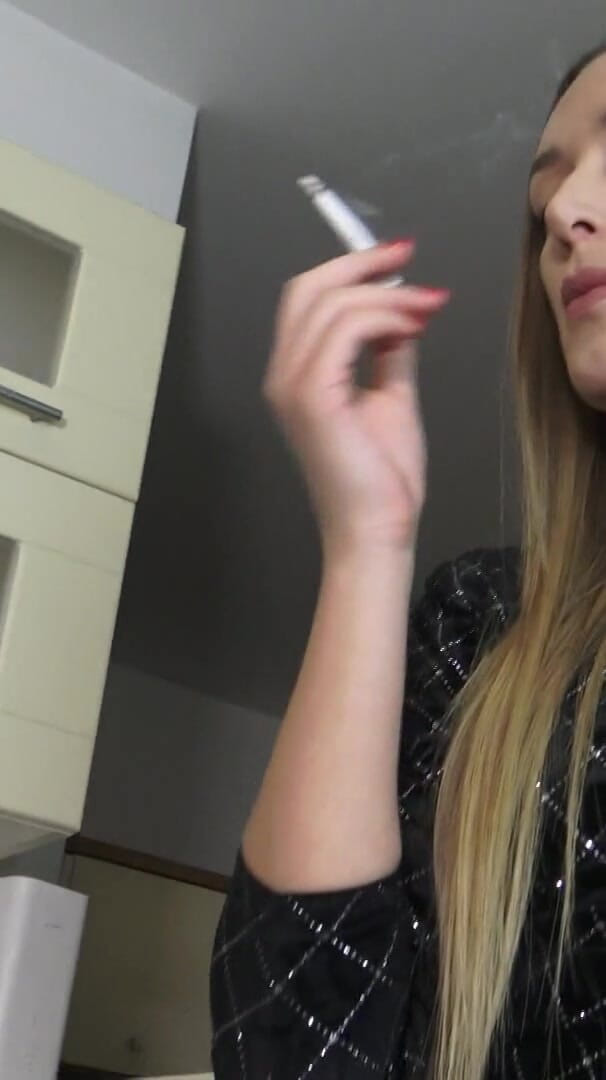 Erotic Smoking (Solo Austria) Erotic Smoking (Solo Austria)