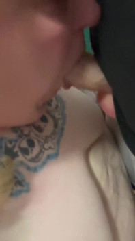 Zaknebluj mnie tatusiu