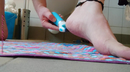 Carmen_Nylonjunge: Mój mały pedicure ** Po lewej **