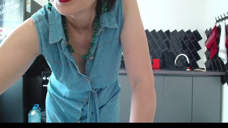 AngelaMilf: Mature MILF (lira Red.isadora) Stuck Her Finger in Her Ass and...