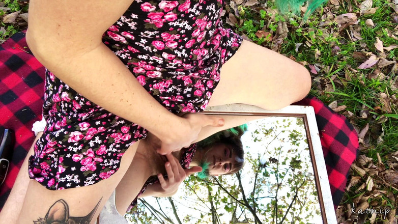 kactus kutie: 야외 오르가즘을 느끼는 털이 무성한 부시