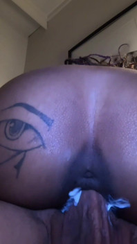 Menina negra Venus BJ Skills e buceta cremosa estão fora deste mundo!