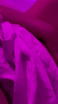 Chytil jsem svou nadrženou macechu s velkým zadkem a velkými prsy masturbovat, pak jsem musel šukat svou nevlastní mámu, abych uspokojil její sexuální n