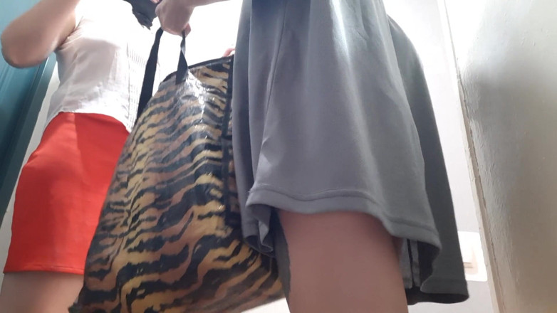 Lesbian-candys: 我勾引我的继母同时给我们撸管