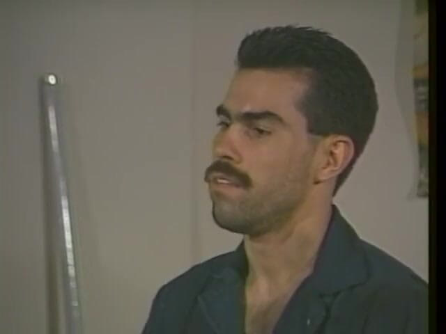 Gays Case: Fusto Jake Andrews deve fare una scelta: per ricevere una...