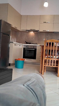 Üvey annenin büyük göğüslerini sikiyor! Temizleme. Çıplak üvey anneden edepsiz konuşma