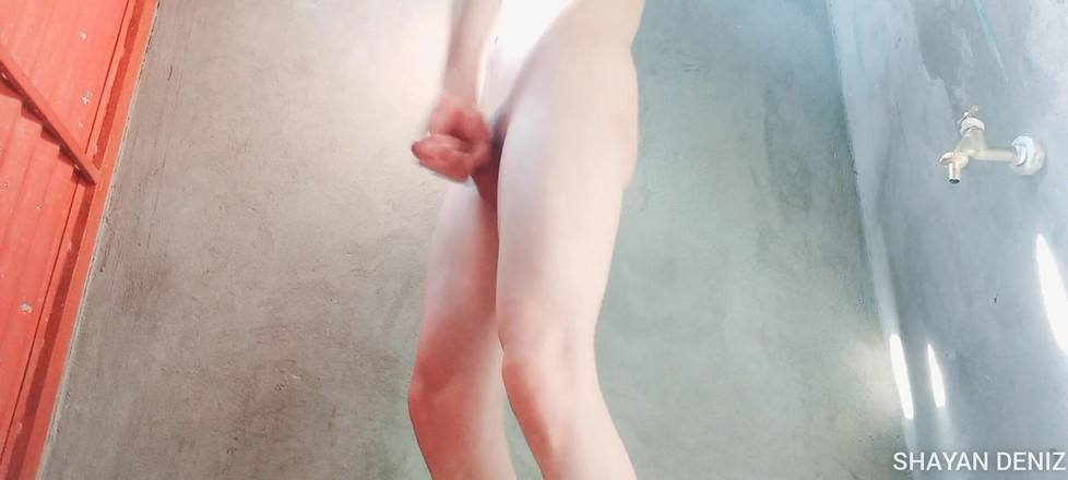 SHAYAN DENIZ: Shayan Deniz - momen kamar mandi pribadi