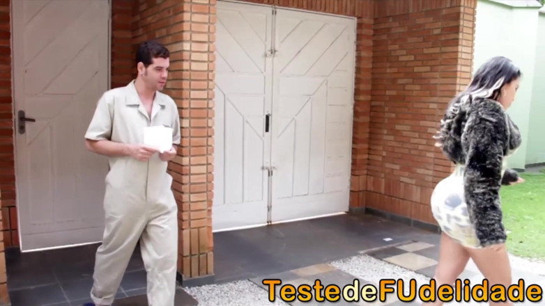 Teste de Fudelidade: Hot Mistress Fucked with Pool Cleaner