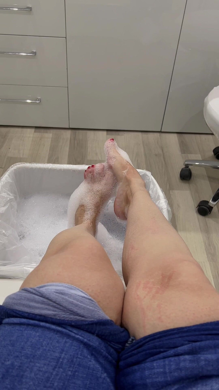 FinDom Goaldigger: Chci šukat tvůj patetický zadek! Užijte si moje prdy!