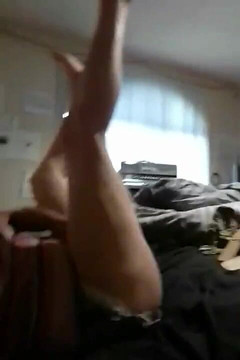 Lucy0008: Mindy en pantalones cortos