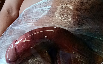 Tommhot: ストレッチチンポに包まれる尻とストレッチにまみれた大きな玉