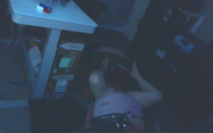 Horny Ginger: Bww lízání anál, kundička s creampie pak znovu ošukaná!