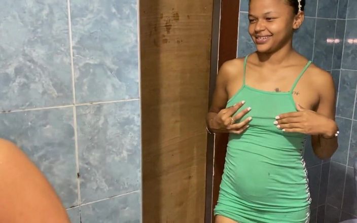 Yeison: 白人女性は大きな乳白色のおっぱいで義理の兄に母乳を与えます