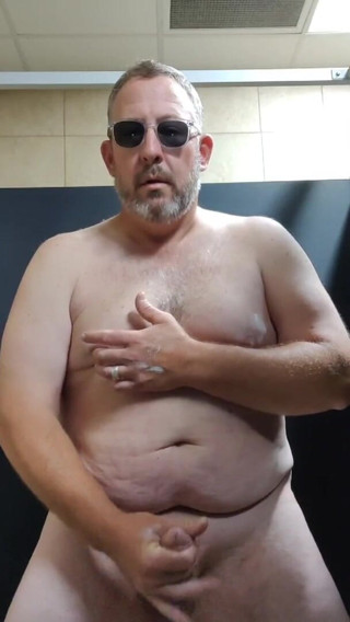 Handydick73: Cumming.