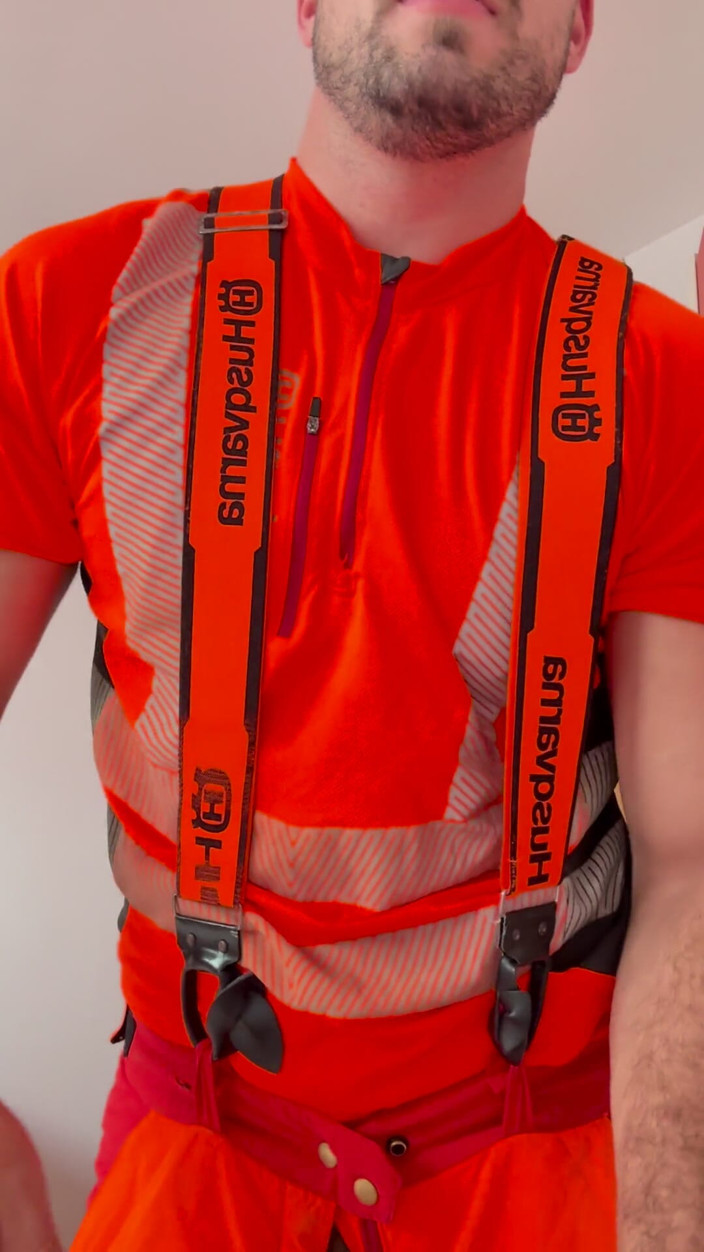 Tyler Blake: Drwal w Hivis szarpie swojego ogromnego męskiego kutasa