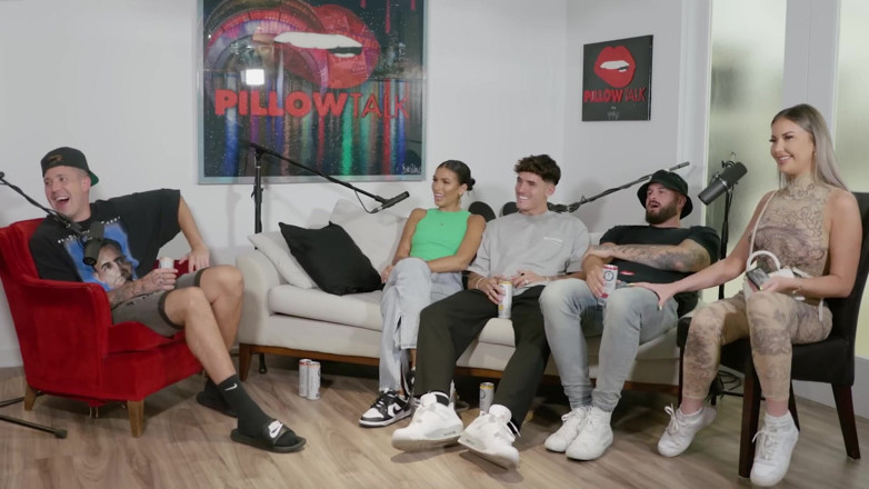 Pillow Talk: Кам Холмс з Емілі Фей Міллер