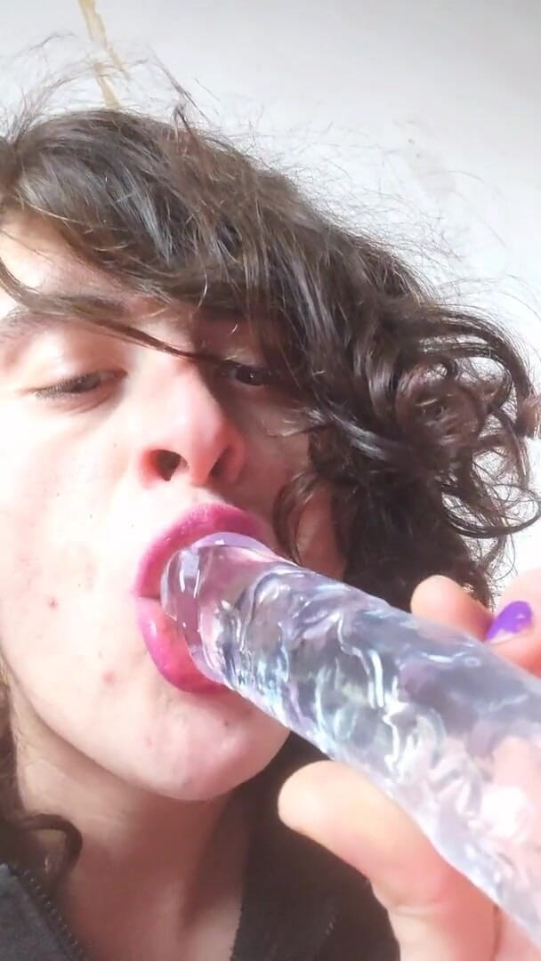 Sara B: Dildo blowjob Sara Nb
