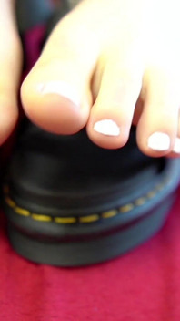 Who's a Fan of Oiled up Toes?