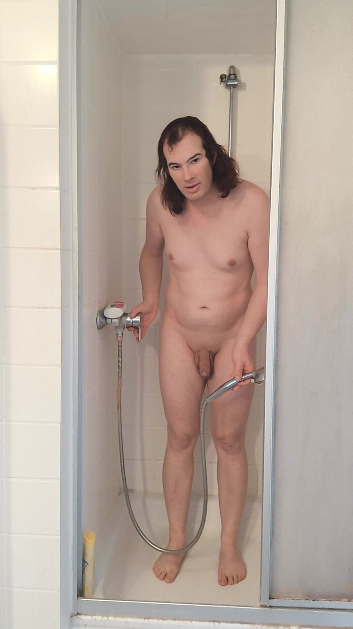 JanineLang: シャワーを浴びるところを見てて