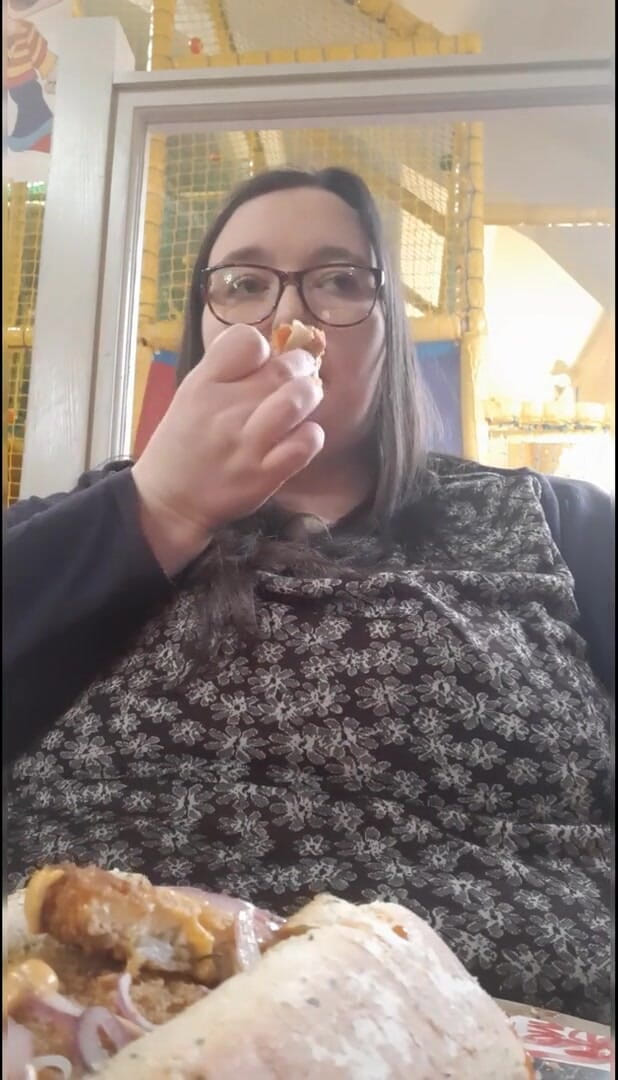 SSBBWLadyBrads: SSBBW secret filming of meal with stepfamily (This video has no...