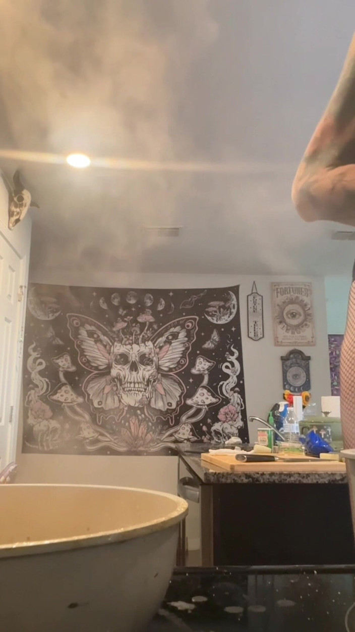 Peppermint Giantess: 73 Cewek Raksasa Lagi Masak di Dapur Kecil