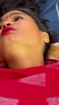 किराए के लिए सेक्स - लड़की खुद को प्रॉपर्टी डीलर को देती है