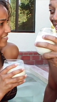 Milchtaufe - gieß deine milch überall auf mich
