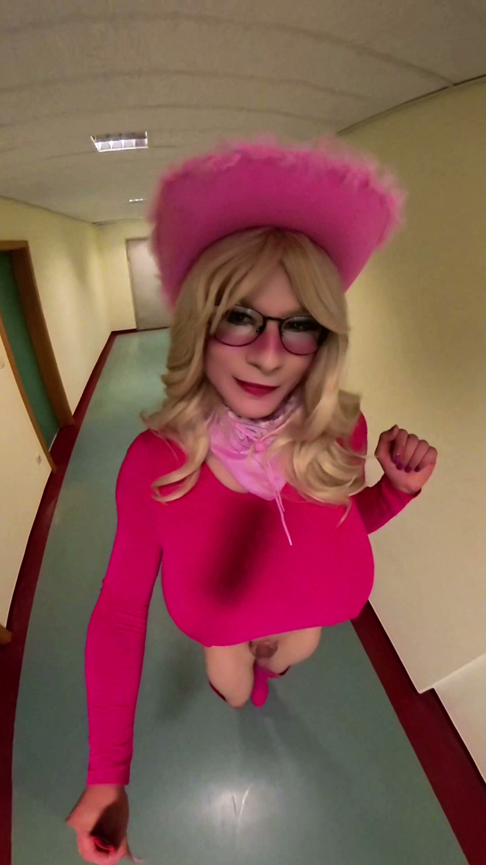 Sissy Adventures: Cowgirl Walk