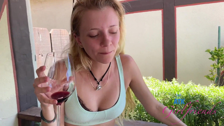 ATK Girlfriends: Virtueller urlaub