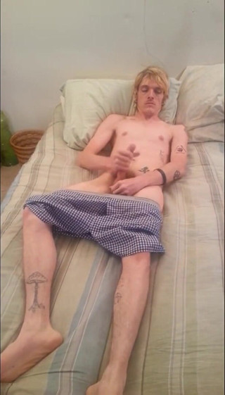 Jay's Amateur Straight Guys: KC me laisse enfin inséminer la chatte de son garçon !!...