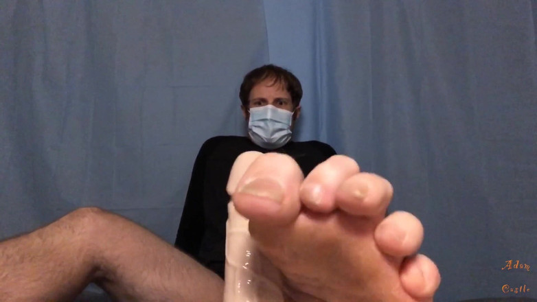 Adam Castle Solo: Sestra dává pacientovi footjob