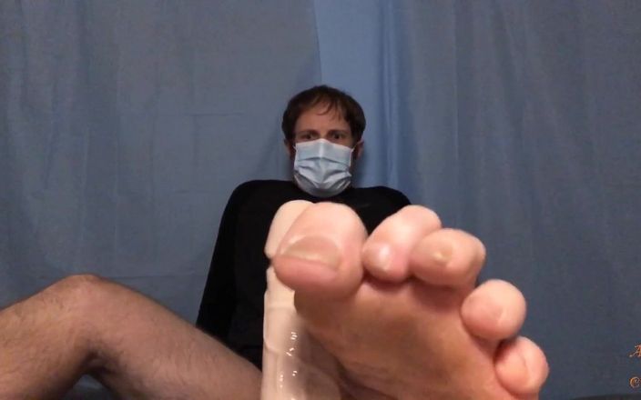 Adam Castle Solo: Mannelijke verpleegster geeft patiënt een voetenbeurt