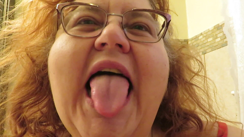 BBW nurse Vicki adventures with friends: Aku menguasaimu dengan lidah budakku