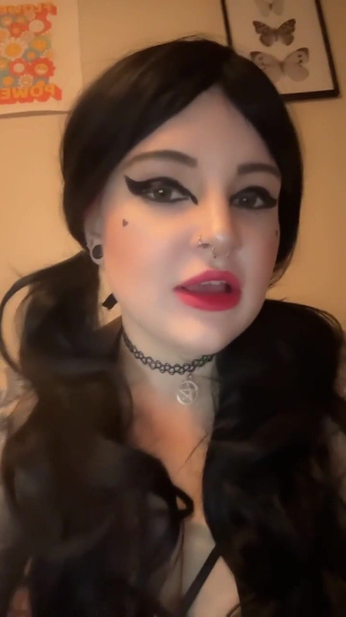 Bigtiddygoth: Zlý gotická dívka ponížuje toho tvého malého ptáka