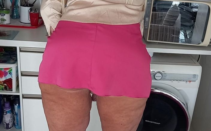 Sexy ass CDzinhafx: 미니 스커트를 입은 섹시한 엉덩이