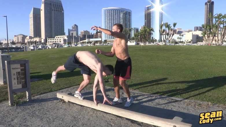 Sean Cody: सीनोडी - ग्राहम और कोरी बिना कंडोम - कोरी, ग्राहम