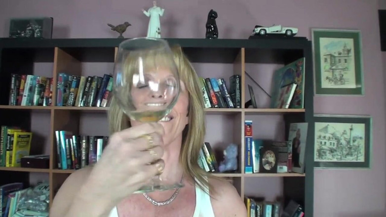 Carol Cox - The Original Internet Porn Star: Bere un piscio e sputare sull'omaggio di sborra