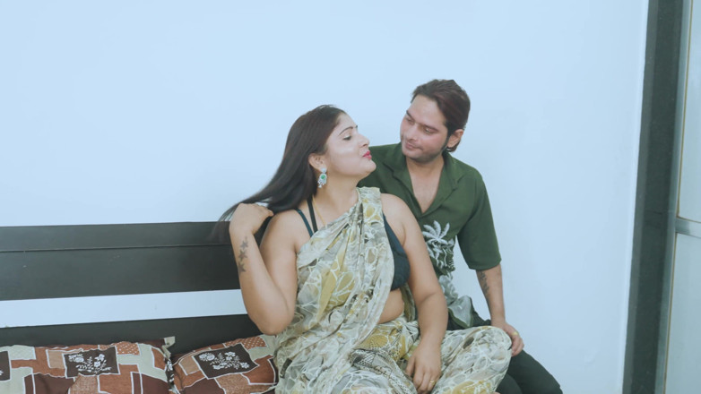 BoldkaAdda: Bhabhi se asustó después de ver a una rata en...