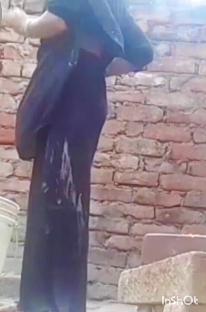 TricolorMusic3: Sexy desi holka se šla vykoupat po domácích pracích, sousedův dům...