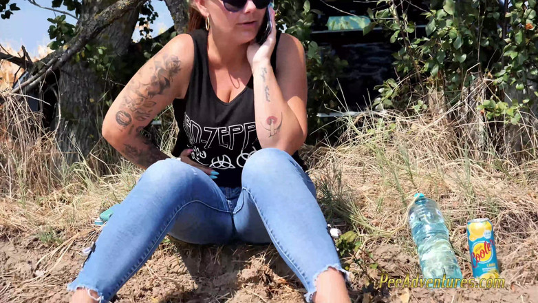 Pee Adventures: Čůrání na kukuřičném poli - chcaní při rozhovoru se svým přítelem...