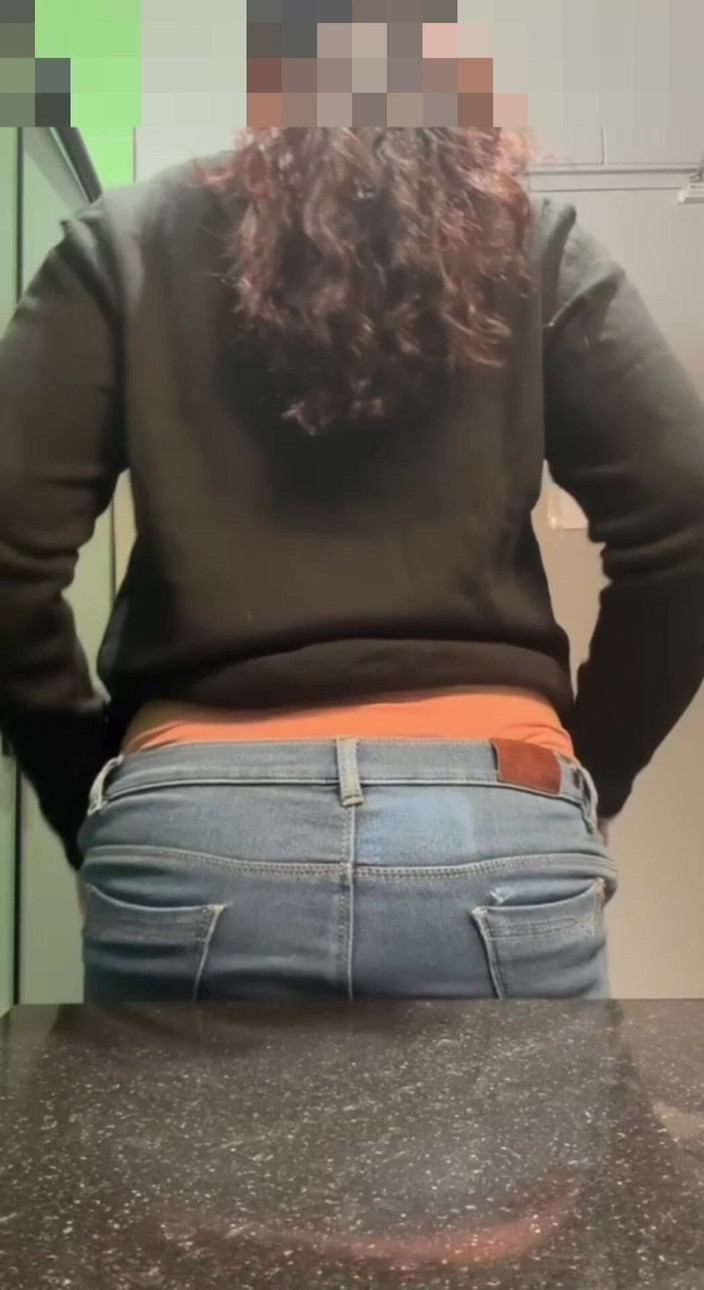 Hot Indian mommy: インド女性ストリップティーズ