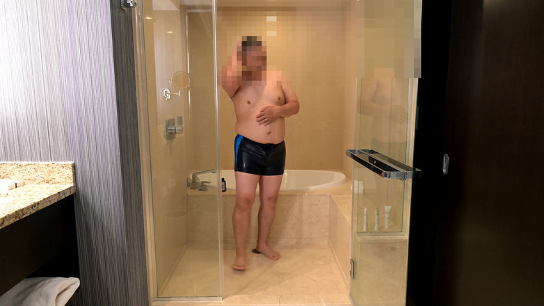 Azn Dad Man: Азиатский папочка в Speedo раздевается, получает горячий душ и мастурбирует