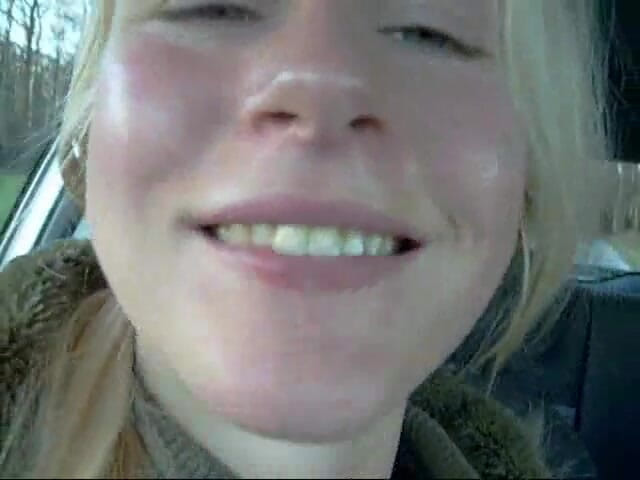 Blondehexe: Мінет в машині, що рухається