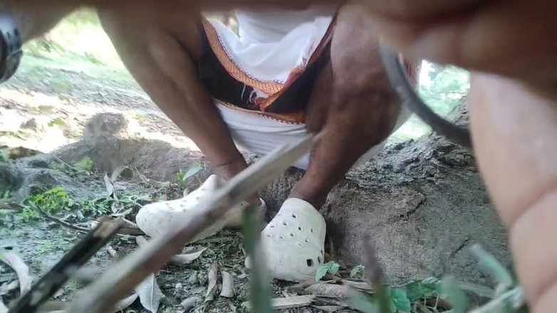 DesiDarkArt: Panjabi indio, chico bosque, masturbación con la mano al aire...