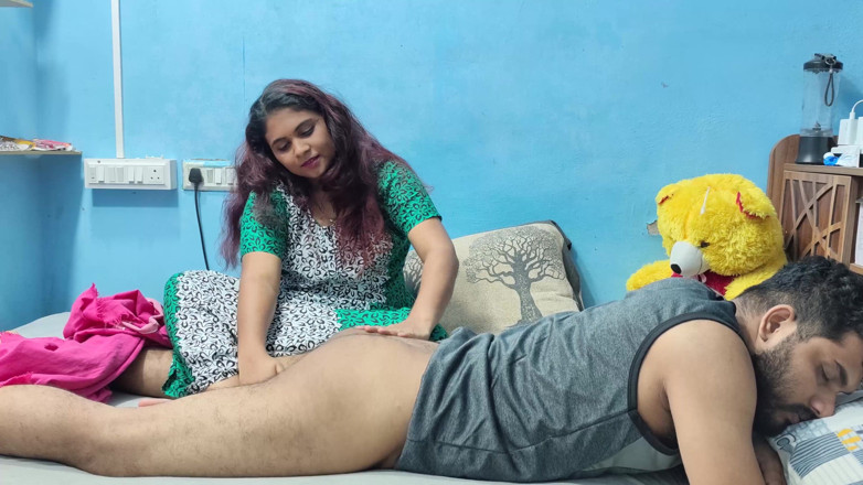Vaishnavysharunraj: Malayali Wife Massaging Husband Ass Hot Romance